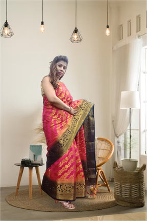 Krakshi- Magenta Colour Silk saree with the designer Palu for women